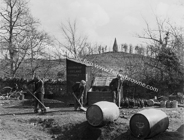 ROAD -MENDING  SOUTH OF IRELAND ASPHALT CO